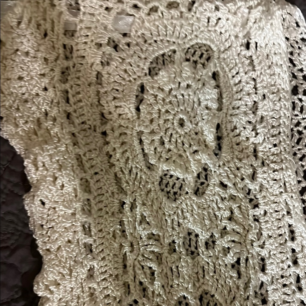 White House Black Market Cream Crochet Top - Picture 4 of 5